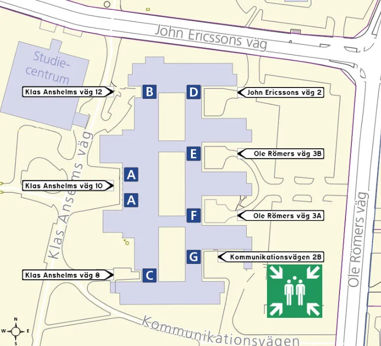 Karta över E-huset med gatuadresser och återsamlingsplats. Illustration.